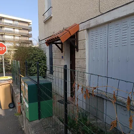 Sous Les Toits Arverne Apartament